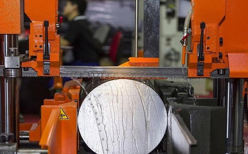 巴塘立式金属带锯床切削出现跑带故障解决方法！